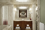Ванная комната в The St. Regis Abu Dhabi