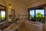 Ванная комната в Sea Cliff Resort & Spa