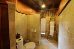 Ванная комната в Kupu Kupu Barong Villas and Tree Spa by L’OCCITANE