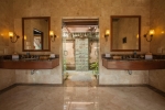 Ванная комната в Puri Wulandari - A Boutique Resort & Spa