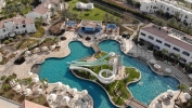 Вид на бассейн в Reef Oasis Blue Bay Resort & Spa или окрестностях