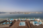Вид на бассейн в The Retreat Palm Dubai - MGallery или окрестностях
