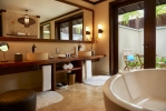Ванная комната в The H Resort Beau Vallon Beach