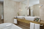 Ванная комната в Hilton Doha