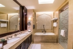 Ванная комната в The St. Regis Doha