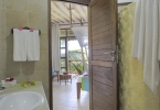 Ванная комната в Sultan Sands Island Resort