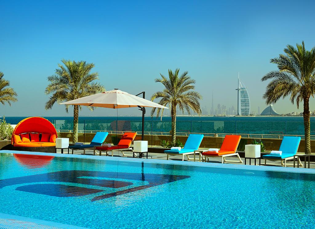 Отель Бассейн в Aloft Palm Jumeirah или поблизости
