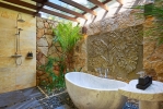 Ванная комната в Amiana Resort and Villas Nha Trang