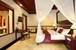 Кровать или кровати в номере Bali Tropic Resort & Spa