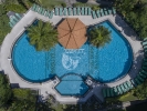 Вид на бассейн в Bali Tropic Resort & Spa или окрестностях