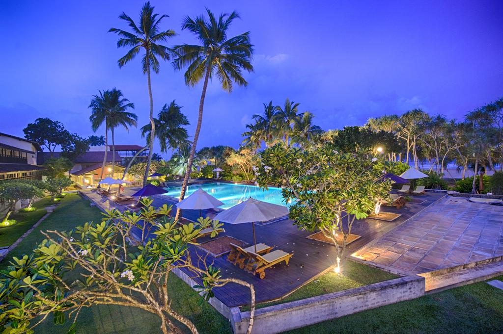 Отель Вид на бассейн в Avani Bentota Resort или окрестностях