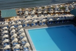 Вид на бассейн в Arina Beach Resort или окрестностях