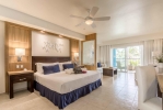 Кровать или кровати в номере Ocean Blue & Sand Beach Resort - All Inclusive
