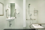 Ванная комната в TRYP by Wyndham Dubai