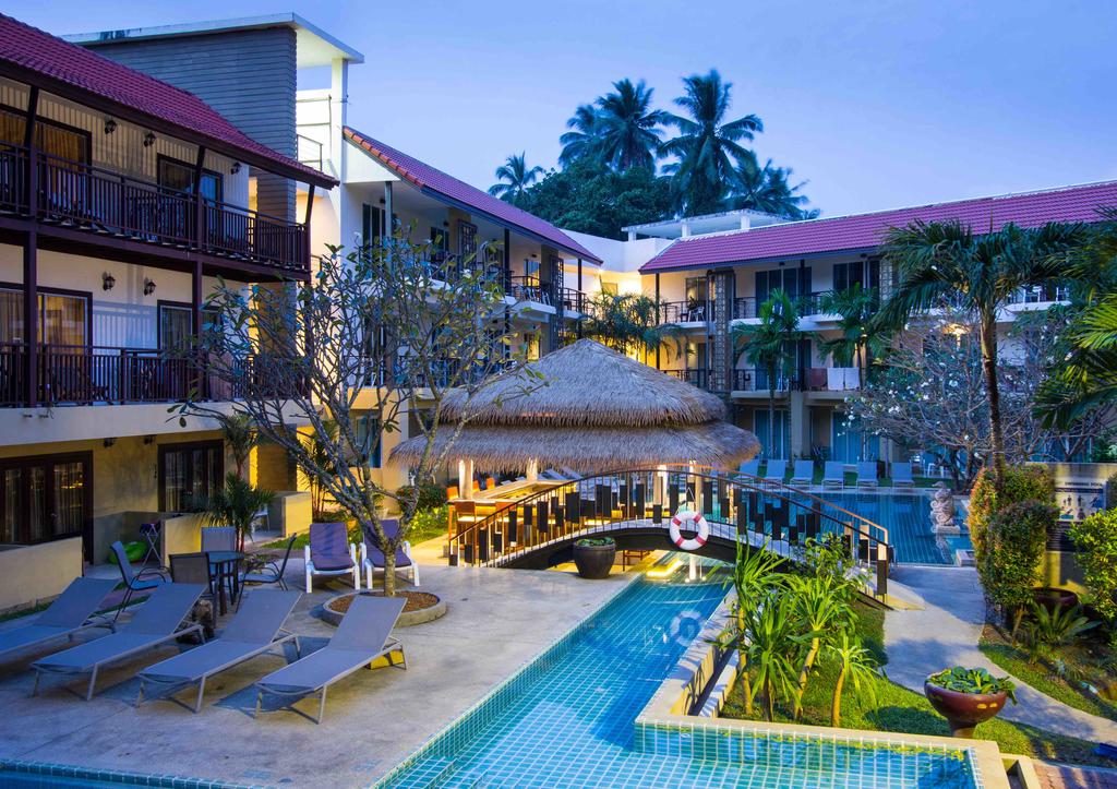 Отель Вид на бассейн в Baan Karon Resort или окрестностях