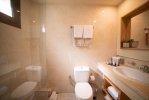 Ванная комната в Elounda Blu Hotel - Adults Only