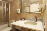 Ванная комната в Didim Beach Resort Aqua and Elegance Thalasso