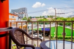 Вид на бассейн в New Nordic Hotel Pattaya или окрестностях