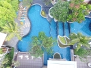 Вид на бассейн в Andaman Cannacia Resort & Spa или окрестностях