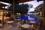 Вид на бассейн в Andaman Cannacia Resort & Spa или окрестностях
