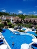 Вид на бассейн в Diamond Cottage Resort & Spa или окрестностях