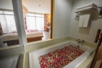 Ванная комната в Karon Phunaka Resort