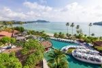 Вид на бассейн в Pullman Phuket Panwa Beach Resort или окрестностях