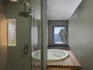 Ванная комната в DoubleTree By Hilton Antalya-Kemer