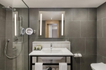 Ванная комната в DoubleTree By Hilton Antalya-Kemer