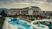 Вид на бассейн в DoubleTree By Hilton Antalya-Kemer или окрестностях