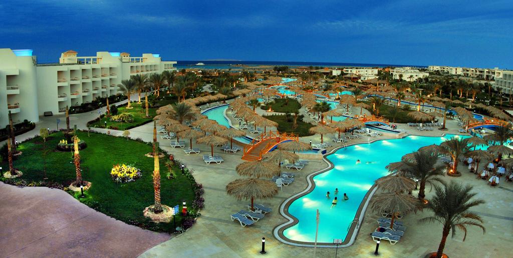 Отель Hurghada Long Beach Resort с высоты птичьего полета