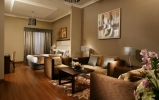 Гостиная зона в Ramada Hotel & Suites by Wyndham Ajman