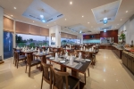Ресторан / где поесть в Ramada by Wyndham Beach Hotel Ajman