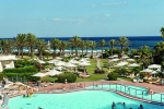 Вид на бассейн в SunConnect Delfino Beach Resort & Spa или окрестностях