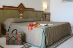 Кровать или кровати в номере Hôtel Sol Azur Beach & Congress