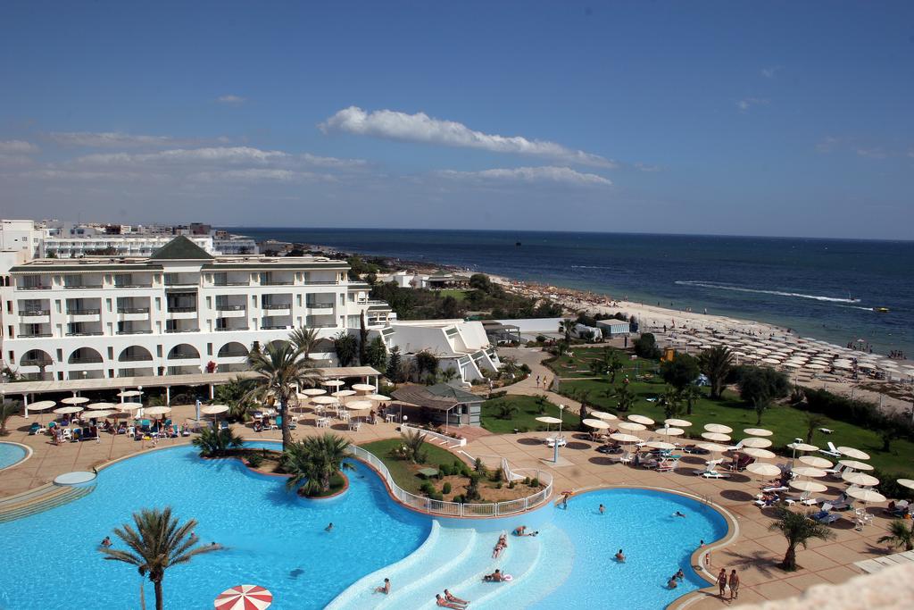 Отель Вид на бассейн в El Mouradi Palm Marina или окрестностях