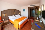Кровать или кровати в номере Royal Kenz Hotel Thalasso & Spa
