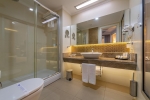 Ванная комната в Kirman Belazur Resort&Spa