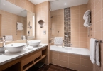 Ванная комната в Hilton Garden Inn Dubai Mall Of The Emirates