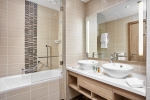 Ванная комната в Hilton Garden Inn Dubai Mall Of The Emirates