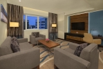 Гостиная зона в DoubleTree by Hilton Hotel and Residences Dubai – Al Barsha 