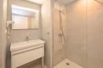 Ванная комната в Medplaya Hotel Calypso