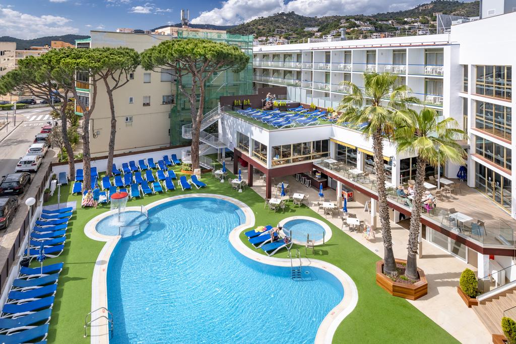 Отель Вид на бассейн в GHT Costa Brava & Spa или окрестностях 