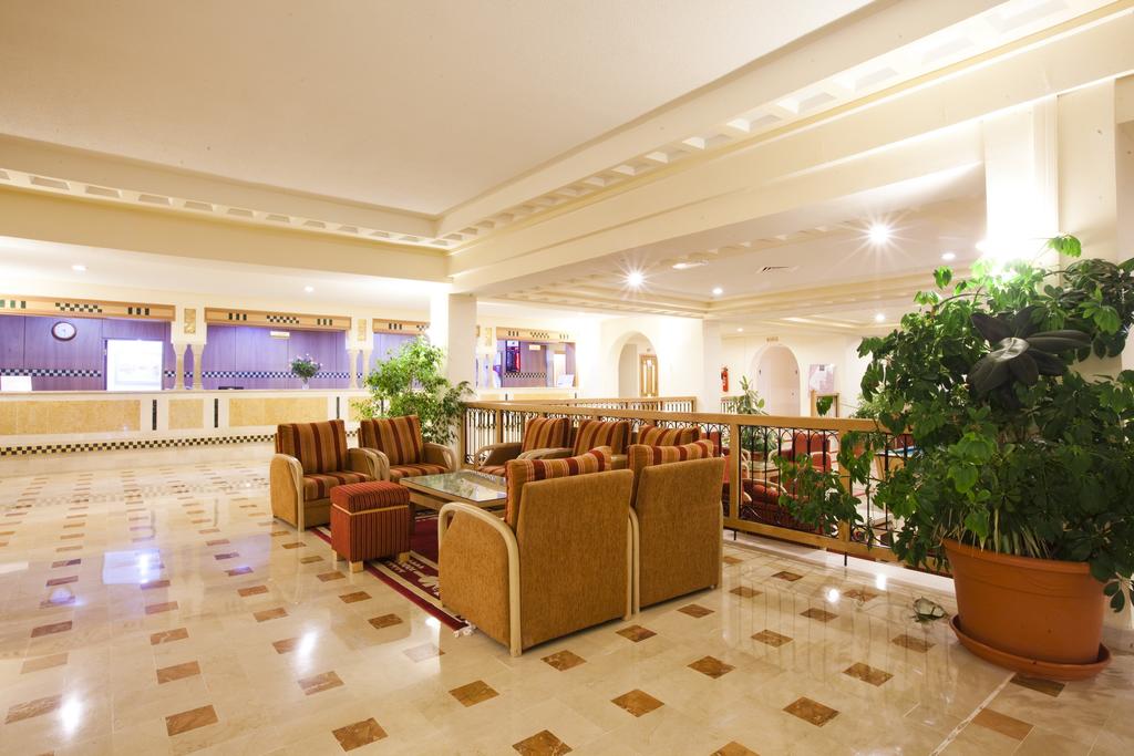 Отель Лобби или стойка регистрации в El Mouradi Cap Mahdia 