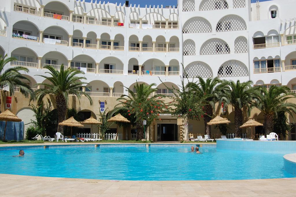Отель Бассейн в Delphin Resort Monastir или поблизости 