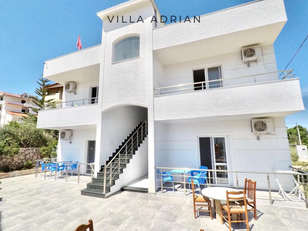 Отель Villa Adrian