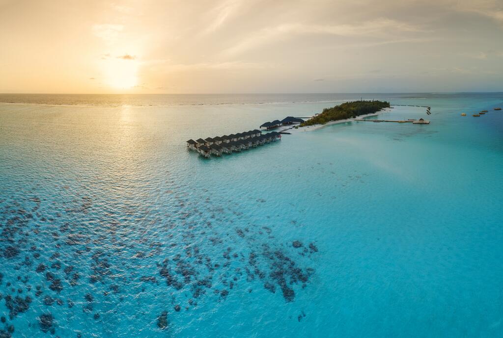 Отель Summer Island Maldives Resort