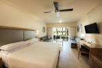 Телевизор и/или развлекательный центр в Occidental Punta Cana - All Inclusive Resort - Barcelo Hotel Group "Newly Renovated"