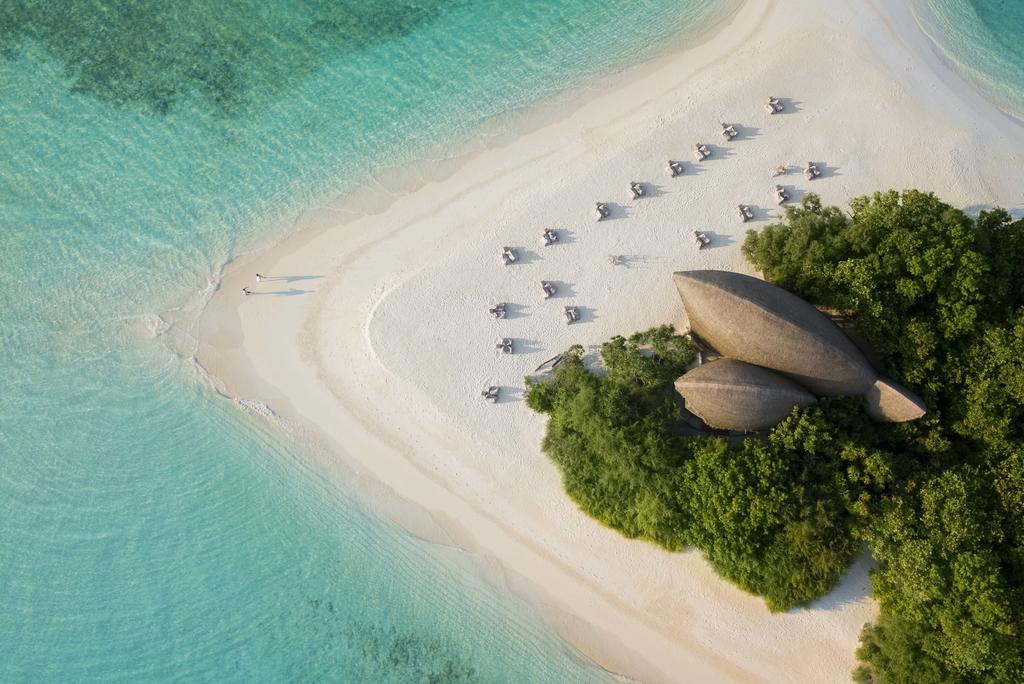 Отель Dhigali Maldives - A Premium All-Inclusive Resort