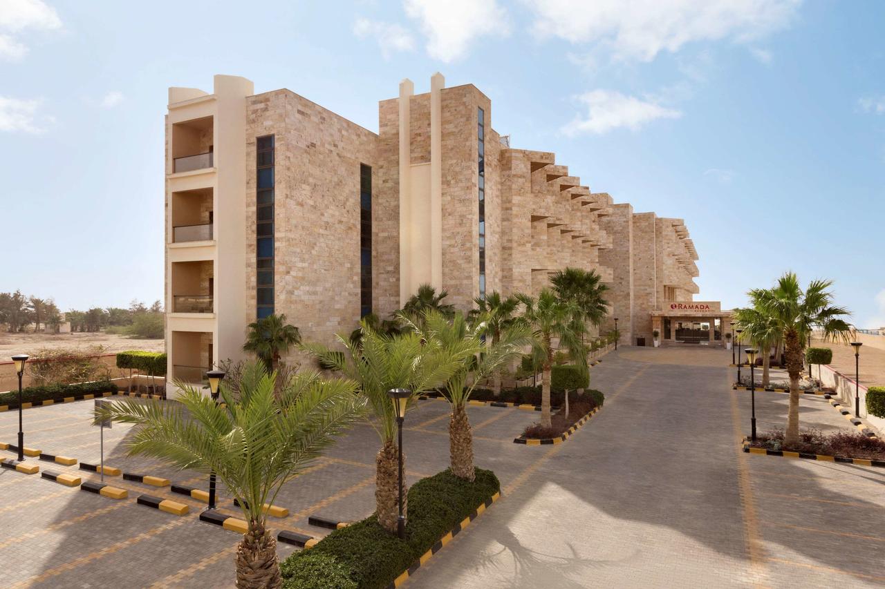 Отель Ramada Resort Dead Sea